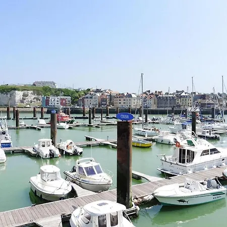 Semesterbostad In St Martin Aux Buneaux